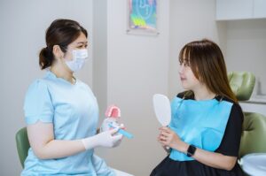 「食べたらすぐに歯を磨く」のは間違い？正しい歯磨きのタイミングとは