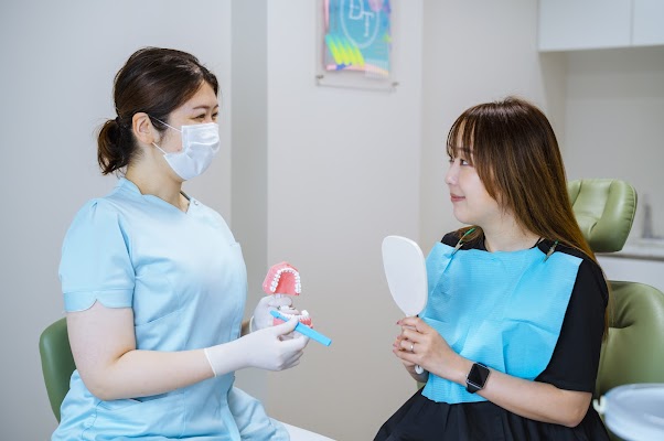 「食べたらすぐに歯を磨く」のは間違い?正しい歯磨きのタイミングとは